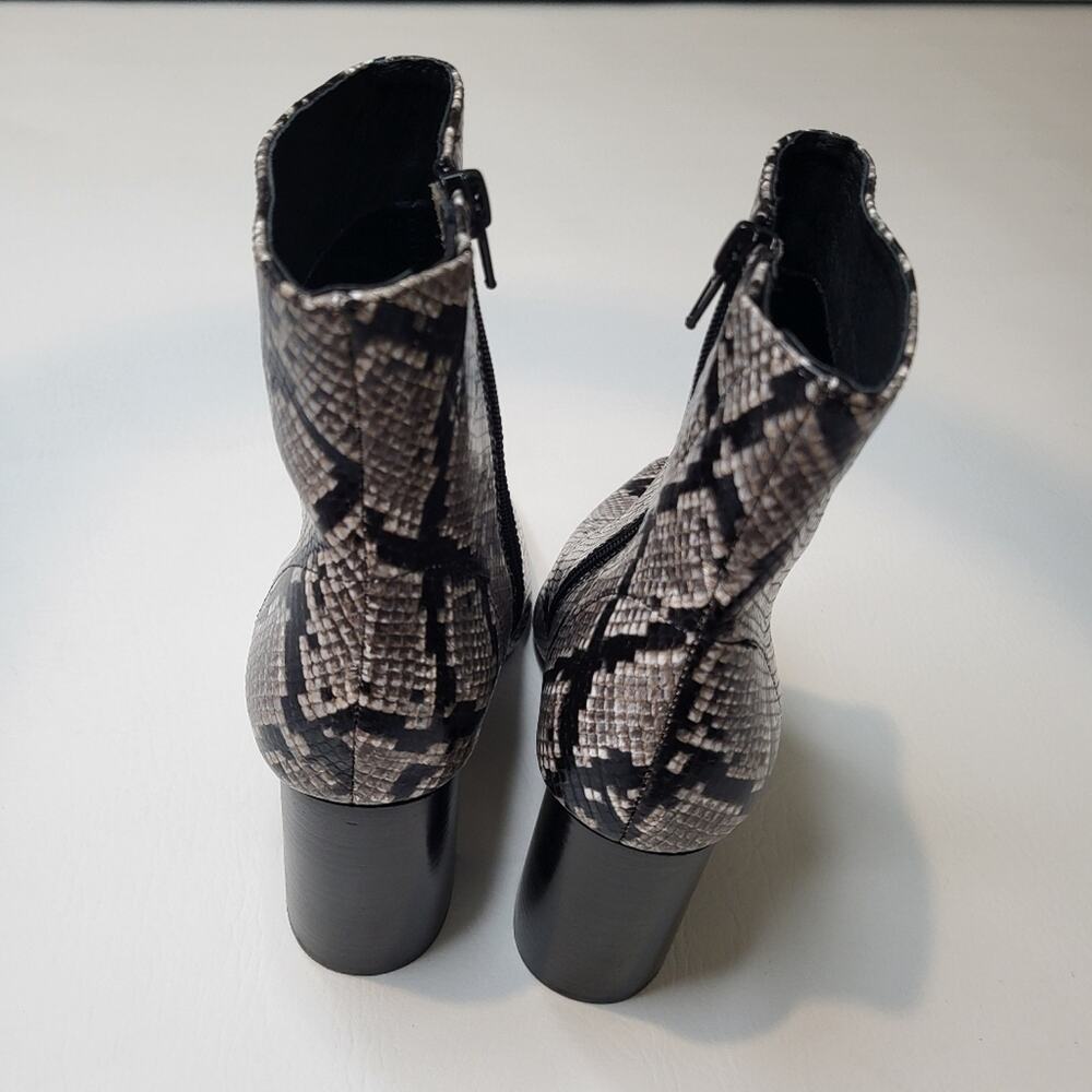 Jeffrey Campbell Raven Snakeskin Heeled Ankle Bootie Python Block Heel Boot Sz 7 - Picture 4 of 10